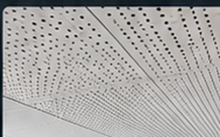 Detail perforovaného akustického podhledu